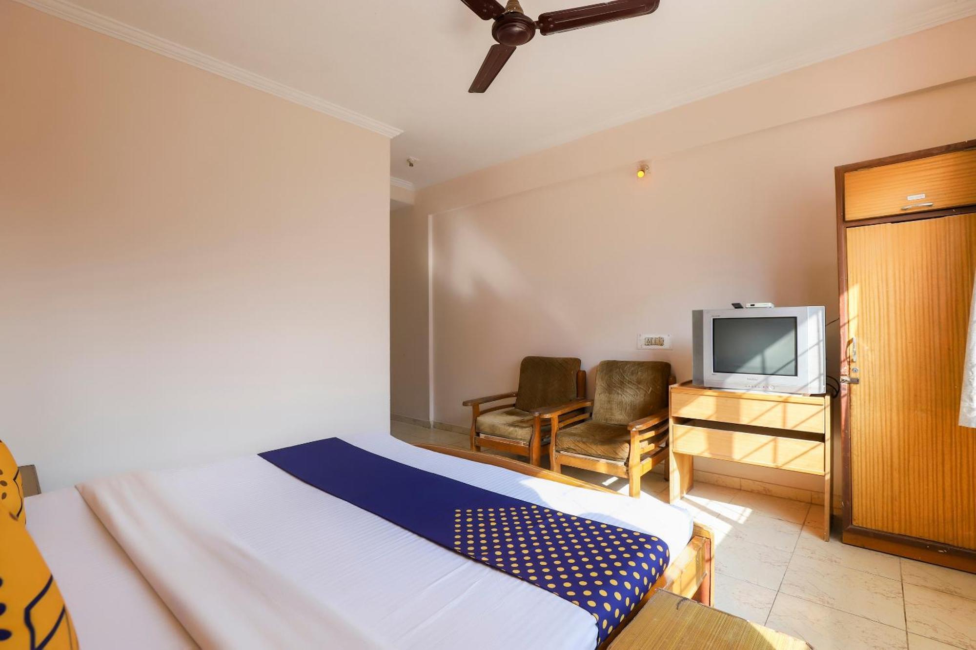 Spot On Hotel Shyam Inn Hālol Exterior foto