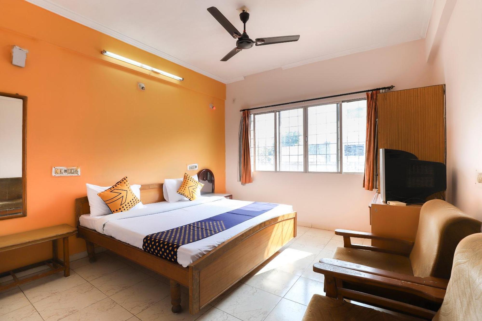 Spot On Hotel Shyam Inn Hālol Exterior foto