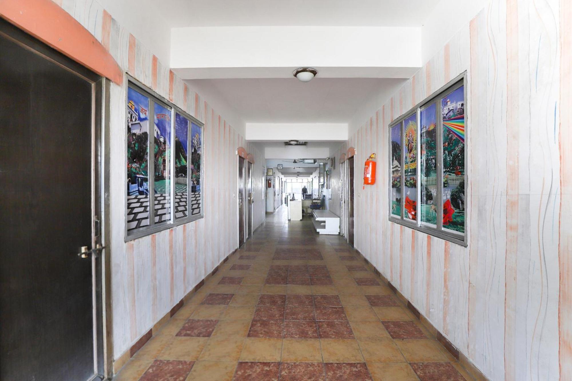 Spot On Hotel Shyam Inn Hālol Exterior foto