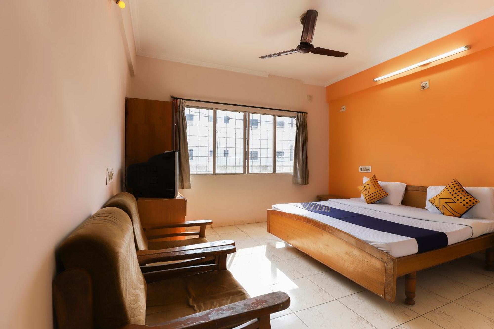 Spot On Hotel Shyam Inn Hālol Exterior foto